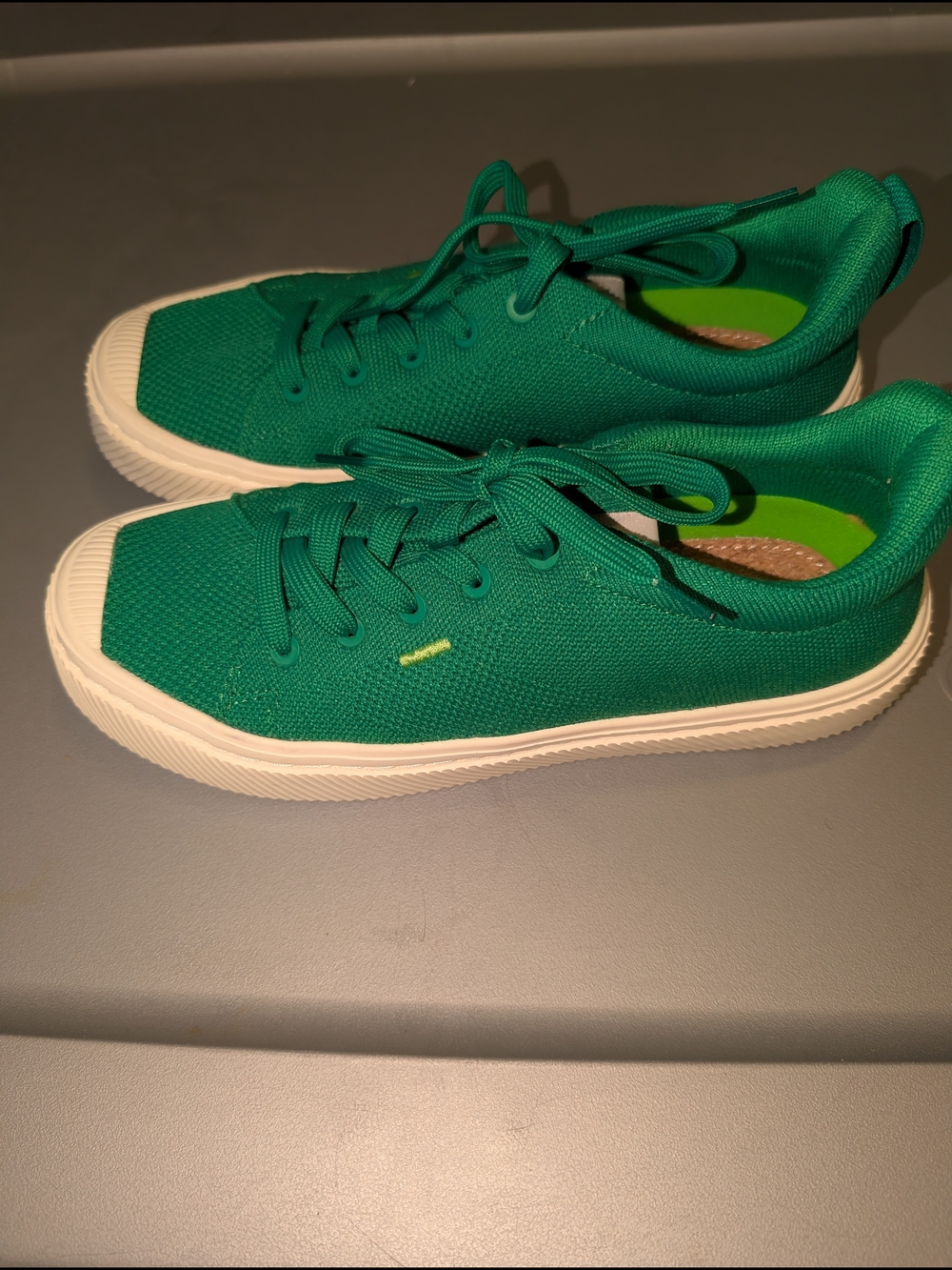 CARIUMA OCA Low Green Canvas Sneakers US Women 7 / US Men 5.5 / UK 4.5 - Like Ne